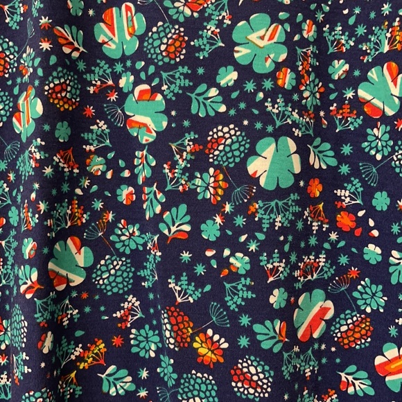 LuLaRoe New Medium Blue Floral Randy Shirt NWT - Picture 3 of 8